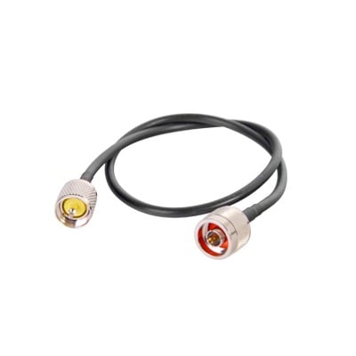 Jumper de 60 cm fabricado con cable RG-58U-SYS, conector N y UHF del otro extremo
